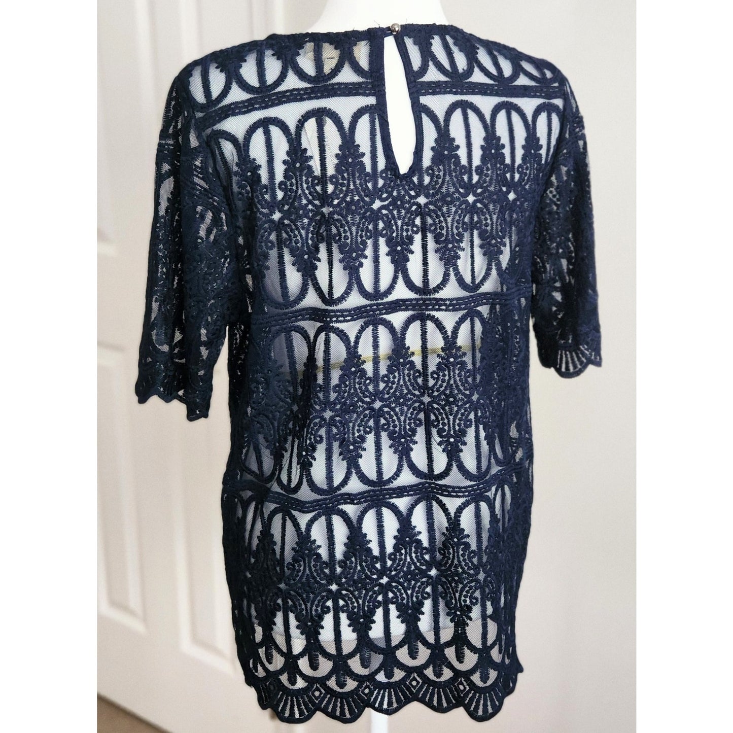 Anthropologie En Elle Marka Lace Scallop Hem Navy Blue Blouse | Women's 10 NWT