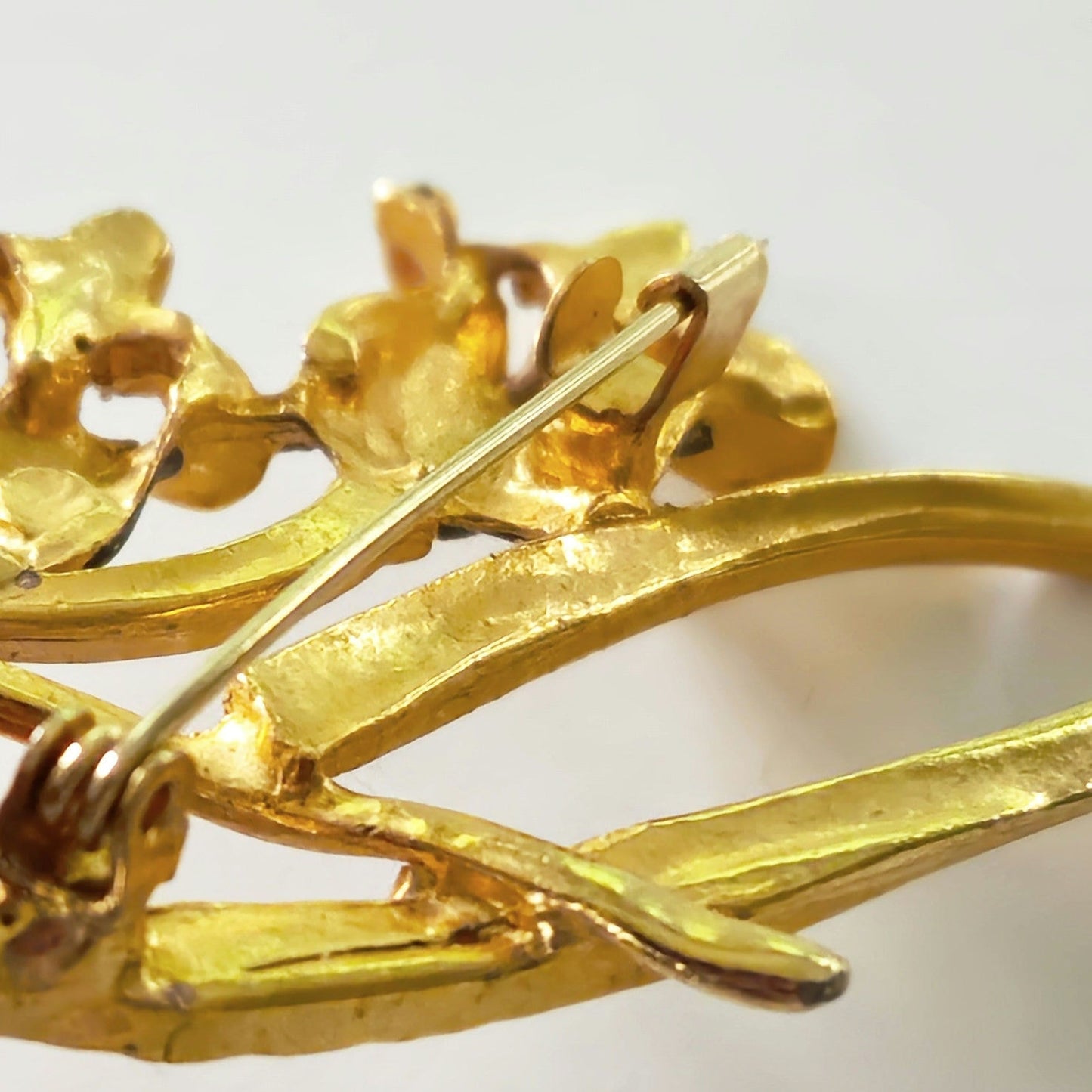 Vintage Gold Tone Rhinestone Floral Brooch