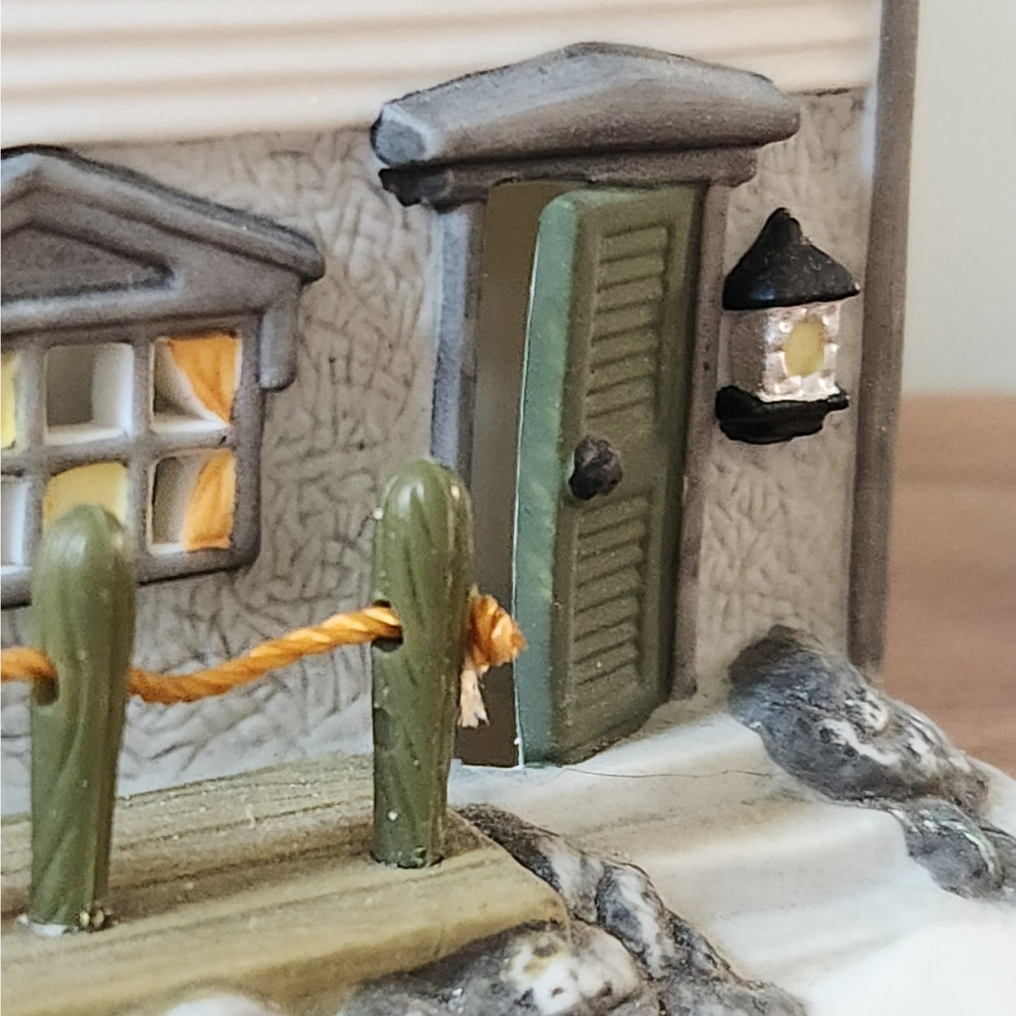 Department 56 – Pigeonhead Lighthouse (1994), New England Village Series