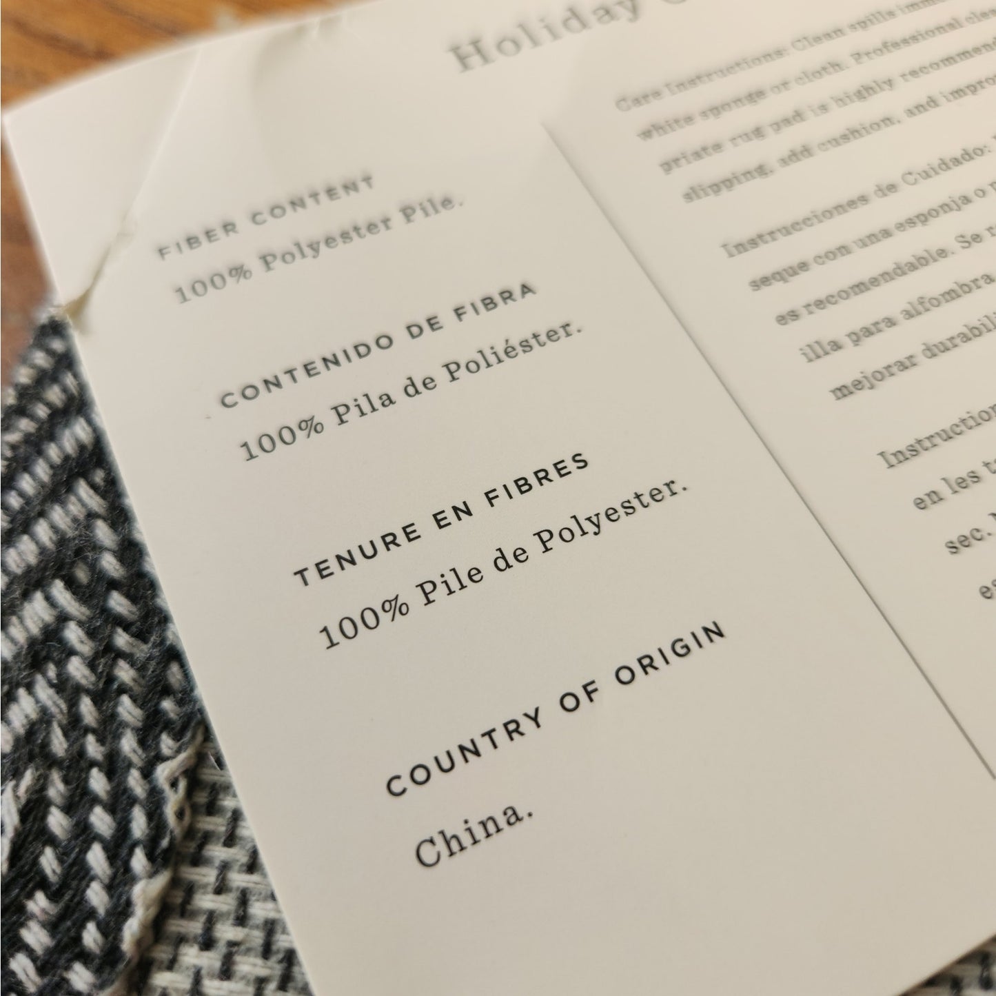 Red Snowflake Hooked Accent Rug | 30” Round | Holiday Collection | NWT