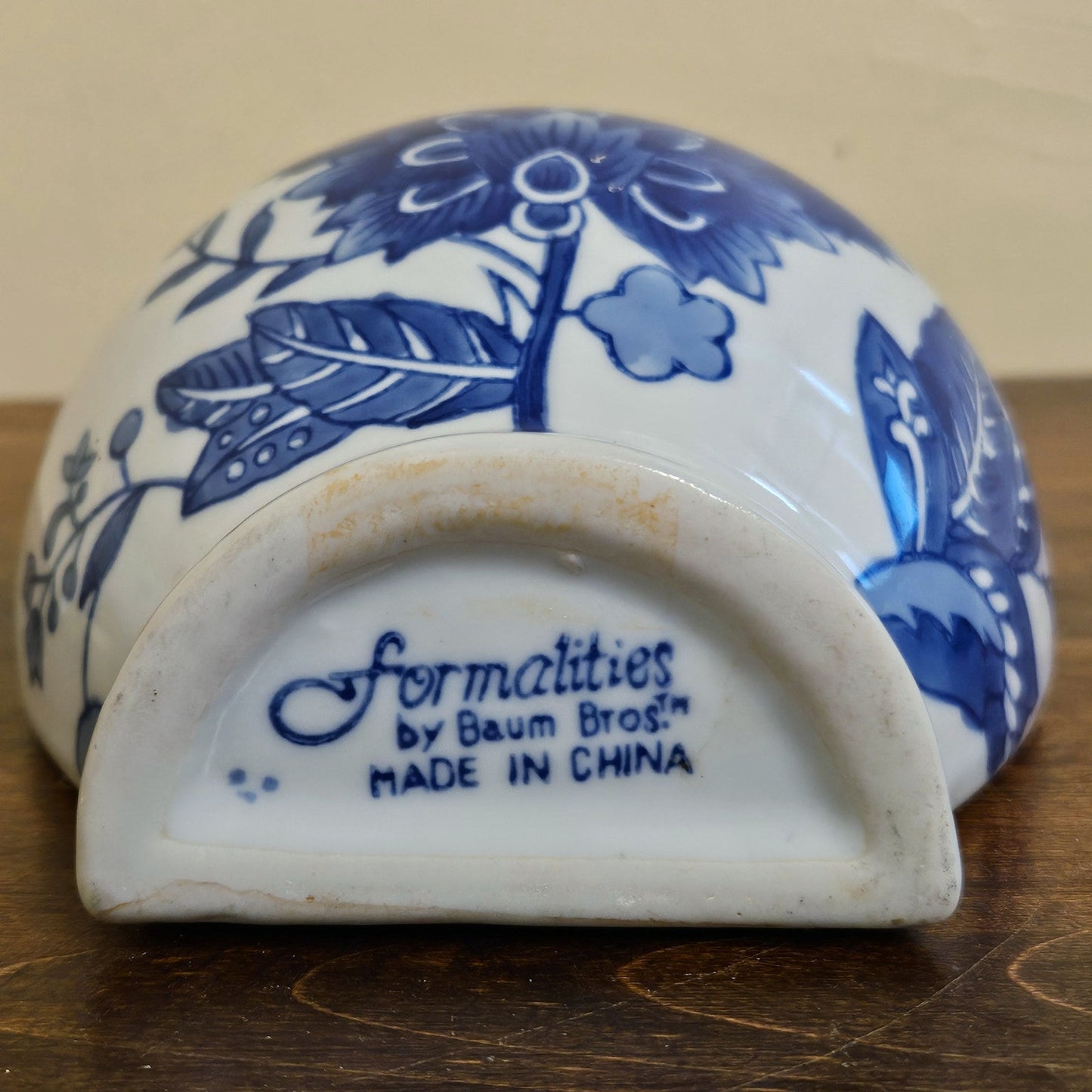 1990s Blue & White Wall Pocket Vase – Baum Bros “Formalities” Chinoiserie Floral