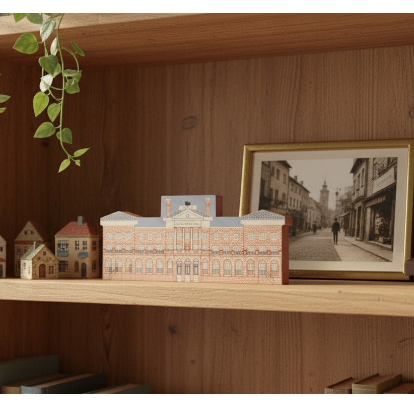 Natural Bridge Hotel, Virginia Shelf Sitter – 1997 Apple Barn Exclusive