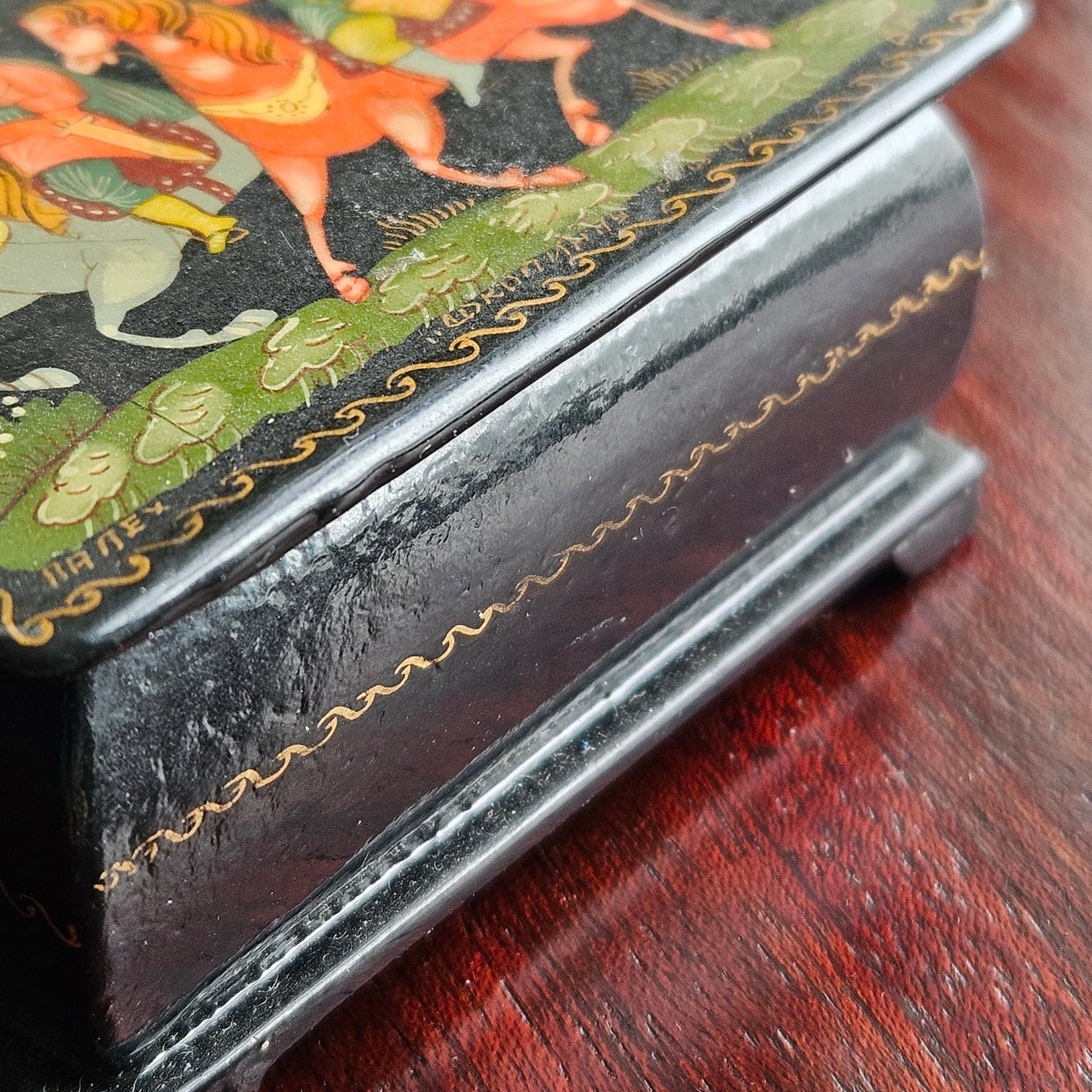 Vintage Russian Signed Palekh Lacquer Box Hand Painted Folk Scene