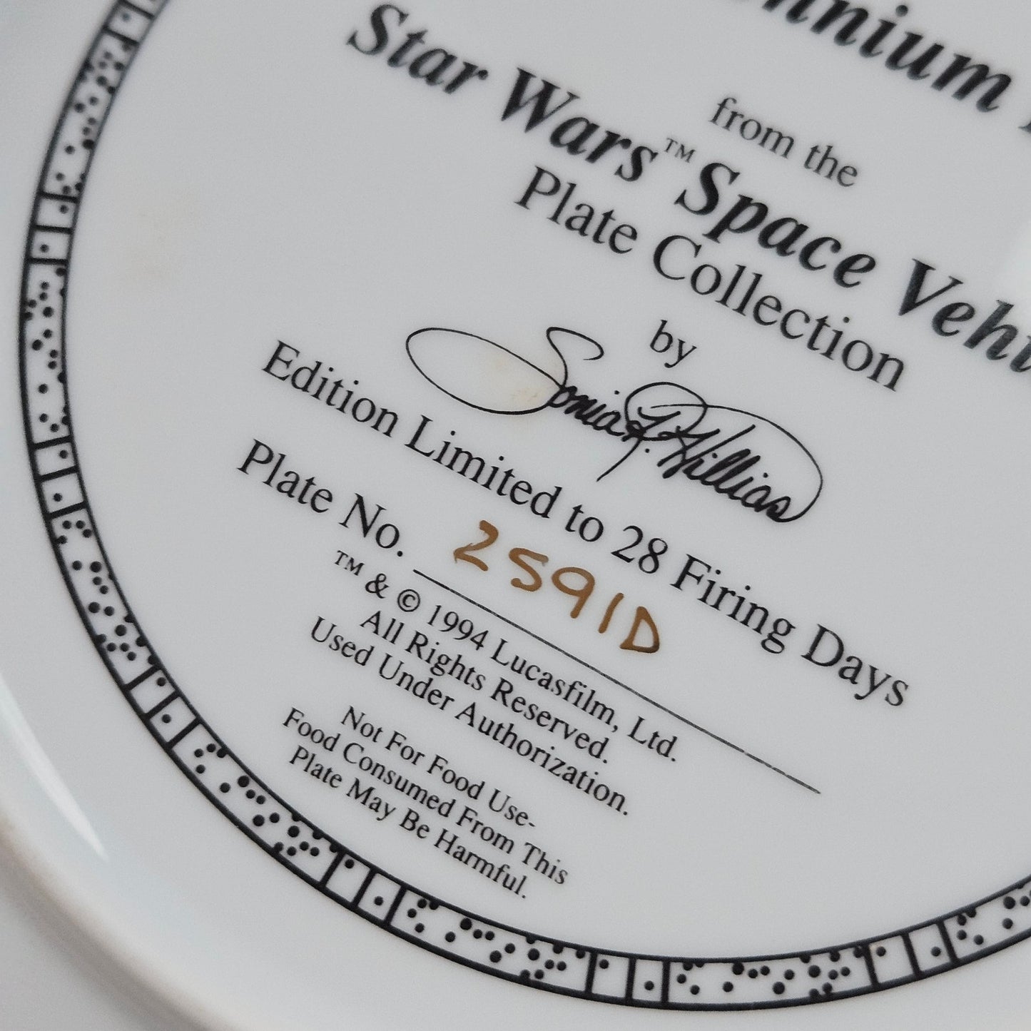 Vintage 1994 Star Wars Space Vehicles Series Millennium Falcon Plate
