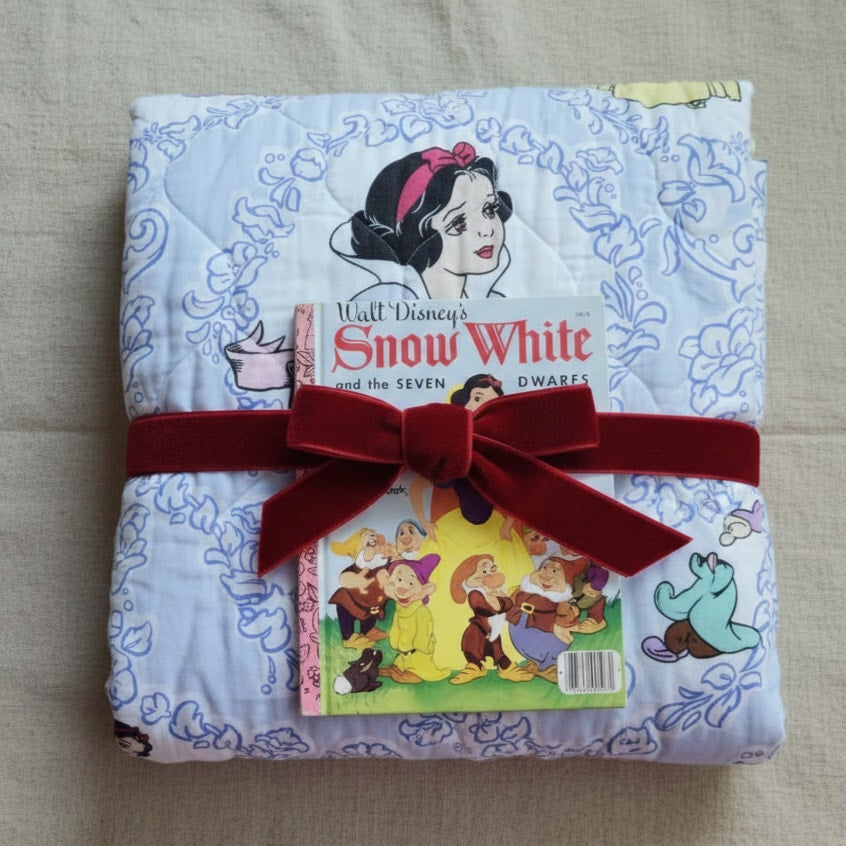 Vintage Dundee Disney Snow White Crib Quilt & Sheet Set (1980s, USA)