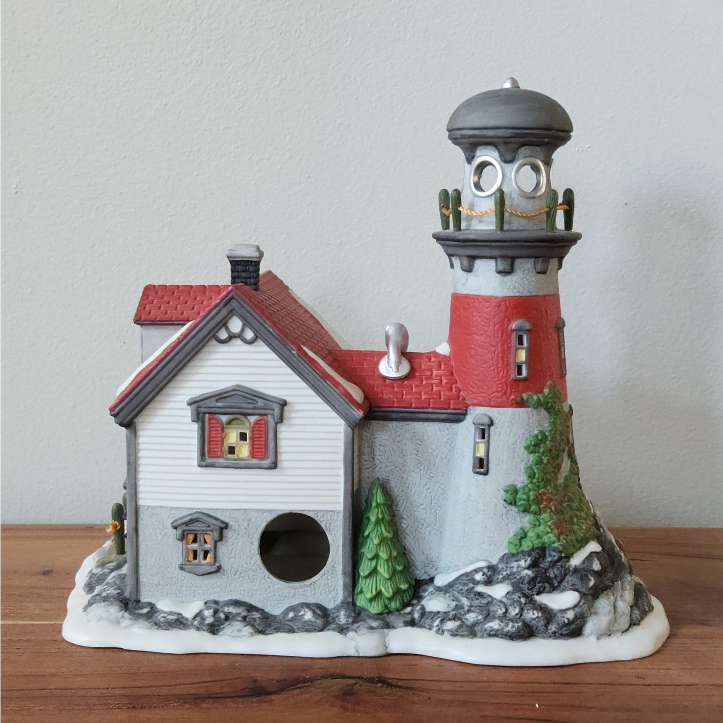Department 56 – Pigeonhead Lighthouse (1994), New England Village Series