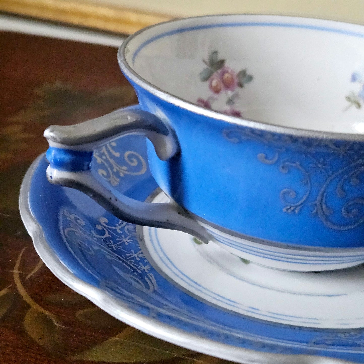 Vintage Blue Floral Tea Gift Basket – Curated Tea Lover Set