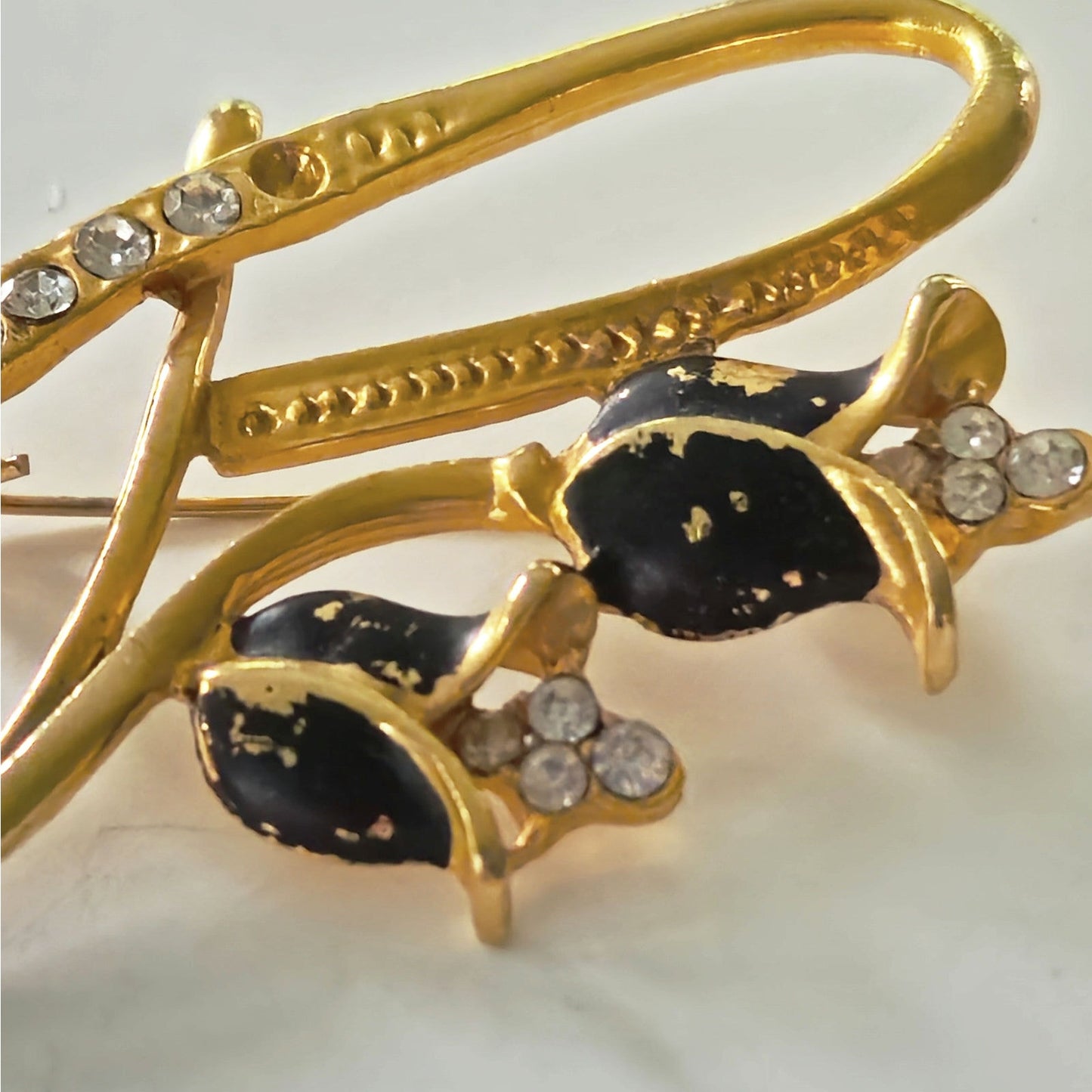 Vintage Gold Tone Rhinestone Floral Brooch