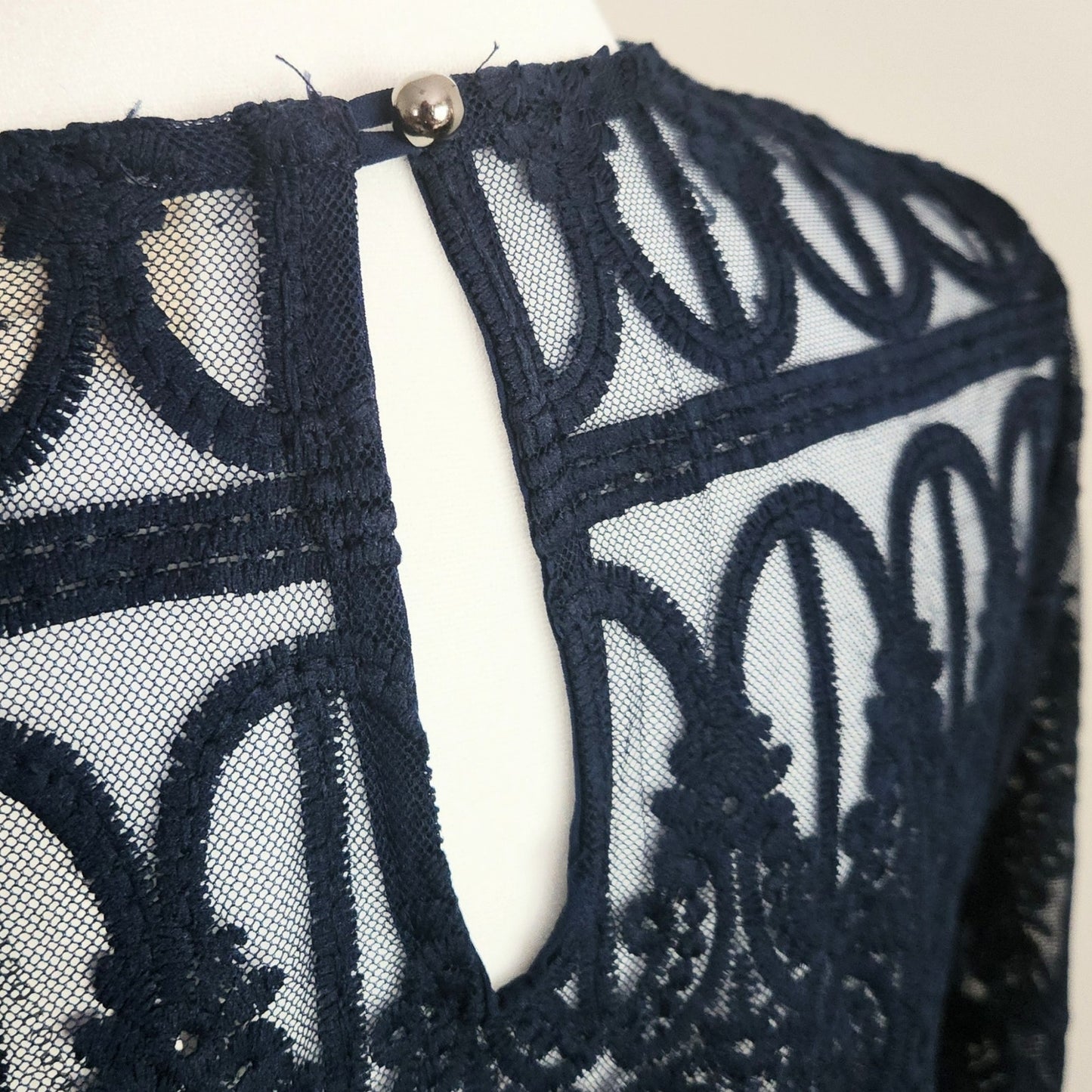 Anthropologie En Elle Marka Lace Scallop Hem Navy Blue Blouse | Women's 10 NWT