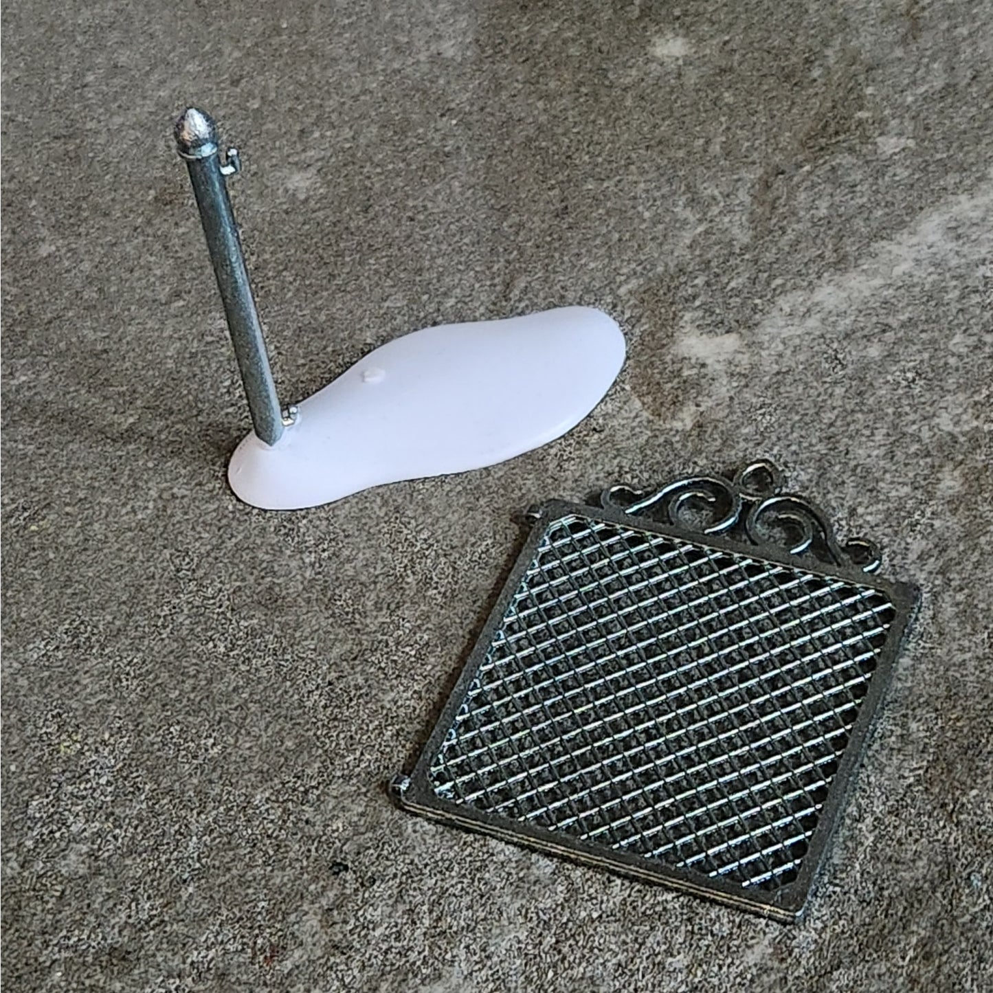 Department 56 “Chain Link Fence With Gate” – Set of 3 Metal Village Accessories (1993)