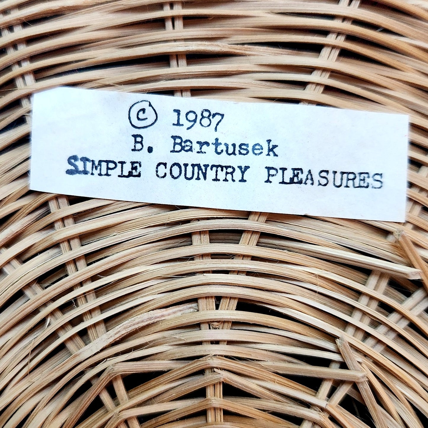 🎁 Vintage 1987 Christmas Cross Stitch Wall Basket – “Christmas is Caring and Sharing” – B. Bartusek Simple Country Pleasures