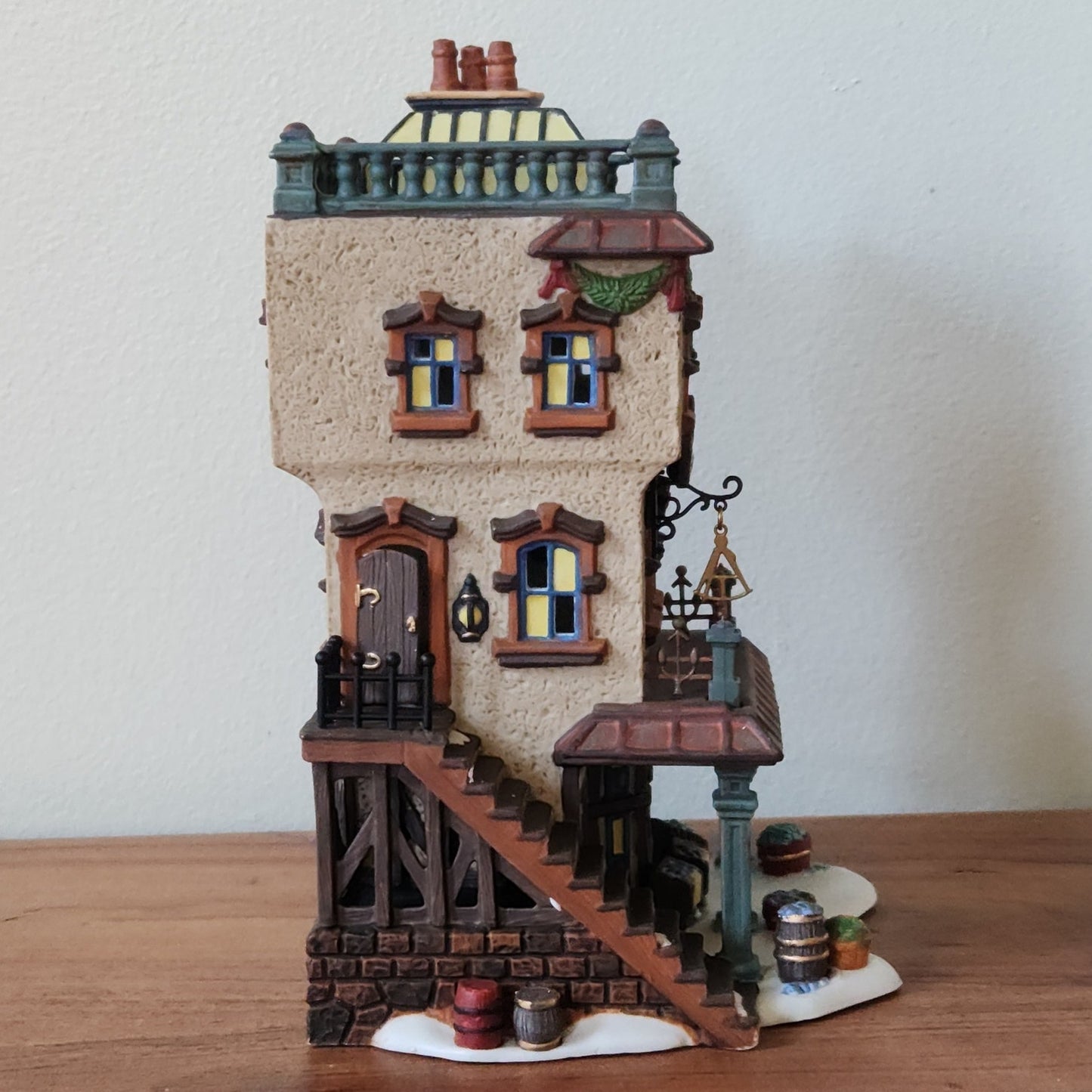 Leed’s Oyster House – Dickens’ Village – Department 56 (1999) - New in Box!